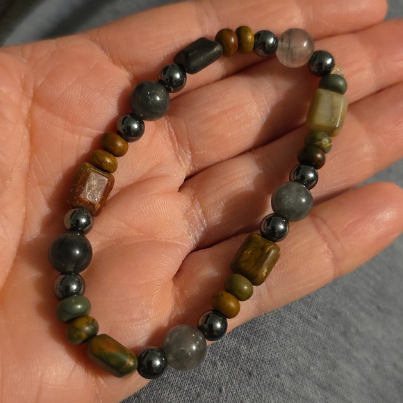 Mulit Stone Bracelet - Picture 2 of 2
